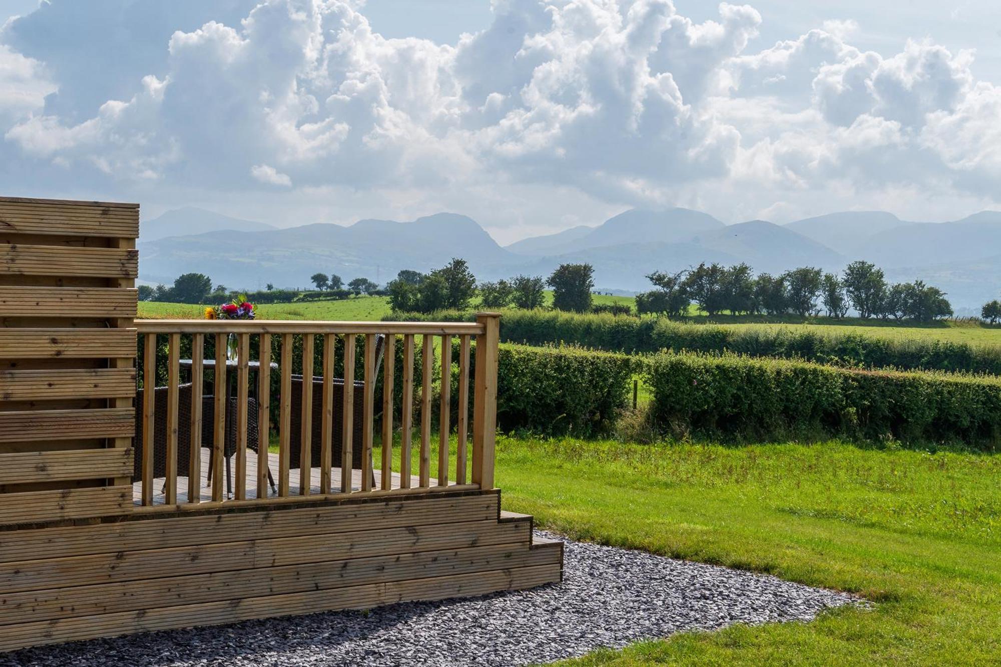 Waenfechan Glamping With Hot Tubs Колвин Бэй Экстерьер фото