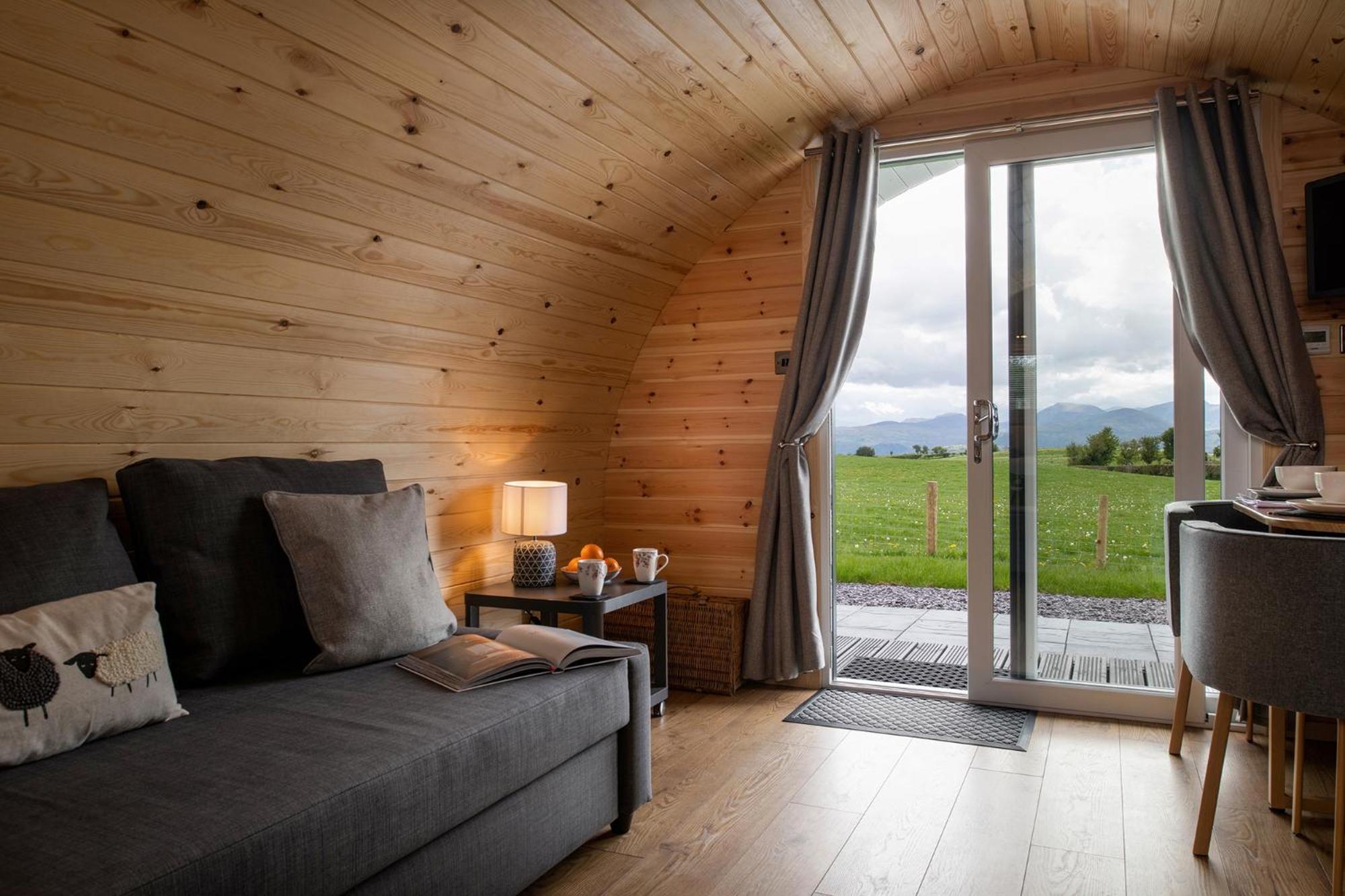 Waenfechan Glamping With Hot Tubs Колвин Бэй Экстерьер фото